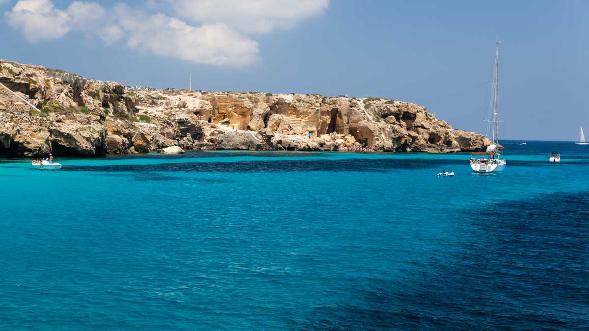 Dove vedere il tramonto a Favignana: itinerari a piedi e in bici