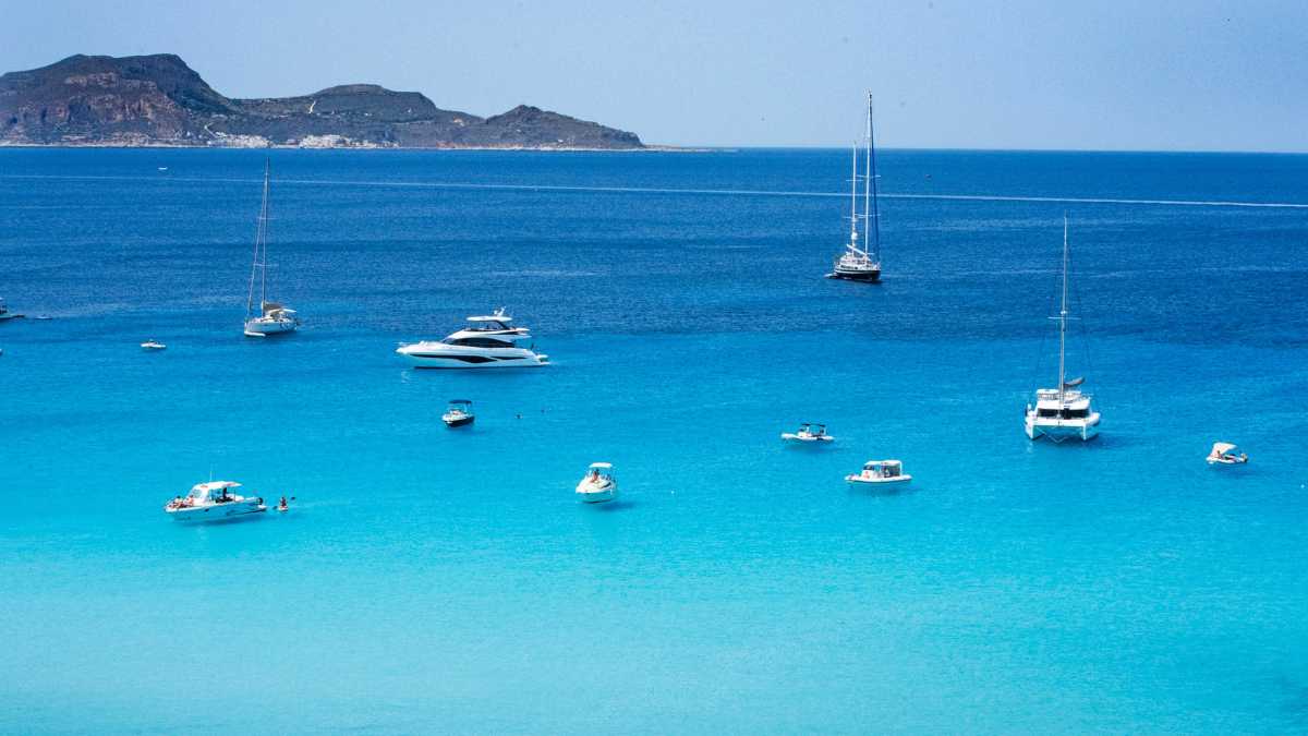 Favignana per nomadi digitali: spazi, connessioni e costi nel 2026